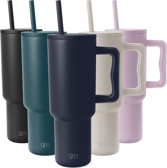 Simple and modern 40 oz mug with handle and straw lid